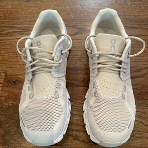 On Running Cloud 5 Running Shoes